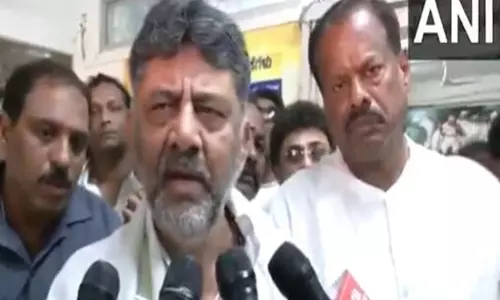 सभ्य और सरल व्यक्ति: जी परमेश्वर से जुड़े कई स्थानों पर ED की छापेमारी की खबरों पर शिवकुमार सभ्य और सरल व्यक्ति: जी परमेश्वर से जुड़े कई स्थानों पर ED की छापेमारी की खबरों पर शिवकुमार