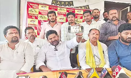 विधायक बोनेला ने भ्रष्टाचार को लेकर जोगाराव की आलोचना की विधायक बोनेला ने भ्रष्टाचार को लेकर जोगाराव की आलोचना की