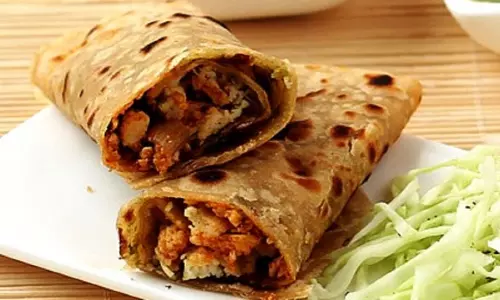 Masala Paneer Roll बेहद आसान है रेसिपी