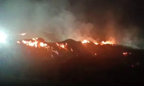 डंप कोयला जलकर खाक, जिंदल कंपनी को भारी नुकसान डंप कोयला जलकर खाक, जिंदल कंपनी को भारी नुकसान