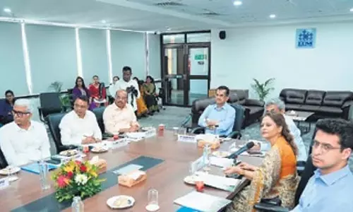 नीति आयोग के पूर्व सीईओ ने IIM-S-VSSUT के छात्रों और शिक्षकों से बातचीत की