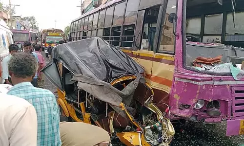 कटपडी में सरकारी बस-ऑटो टक्कर: एक की मौत कटपडी में सरकारी बस-ऑटो टक्कर: एक की मौत