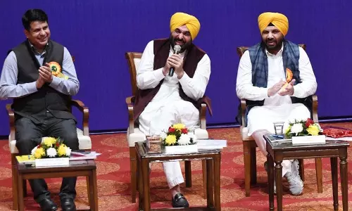 Punjab CM ने 450 युवाओं को नियुक्ति पत्र सौंपे Punjab CM ने 450 युवाओं को नियुक्ति पत्र सौंपे