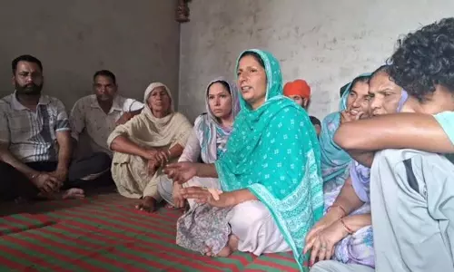 Agniveer को शहीद घोषित किए जाने तक मां ने अस्थियां विसर्जित करने से किया इनकार Agniveer को शहीद घोषित किए जाने तक मां ने अस्थियां विसर्जित करने से किया इनकार