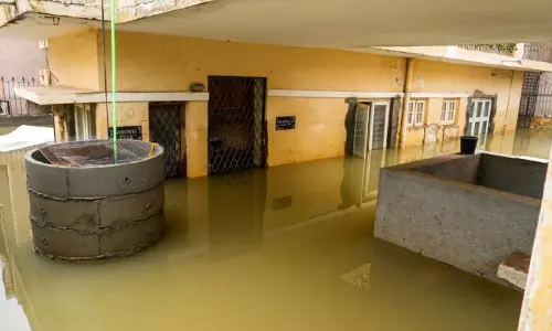 Bengaluru: बारिश के बाद साई लेआउट में जलभराव बना हुआ Bengaluru: बारिश के बाद साई लेआउट में जलभराव बना हुआ