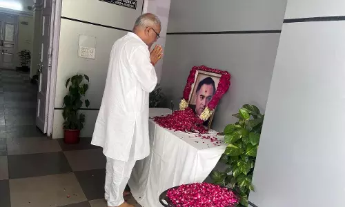 भूपेश बघेल ने AICC दफ्तर ने राजीव गांधी की पुण्यतिथि पर किया नमन
