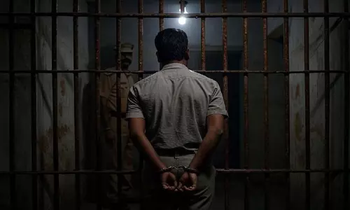 मरीन कैप्टन से 50 लाख रुपये की रंगदारी मांगने के आरोप में चार गिरफ्तार मरीन कैप्टन से 50 लाख रुपये की रंगदारी मांगने के आरोप में चार गिरफ्तार