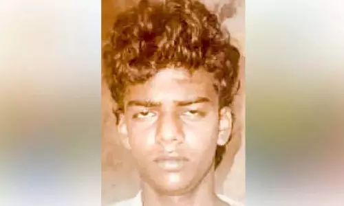 Kerala : नाबालिग लड़की से बलात्कार के आरोप में 19 वर्षीय युवक गिरफ्तार Kerala : नाबालिग लड़की से बलात्कार के आरोप में 19 वर्षीय युवक गिरफ्तार