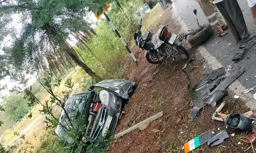 Telangana: तूप्रान में वाहन टक्कर में आठ लोग घायल Telangana: तूप्रान में वाहन टक्कर में आठ लोग घायल