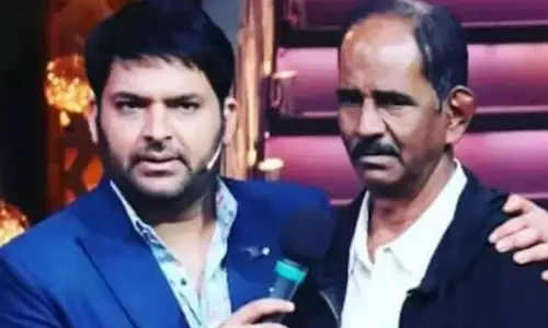 Kapil Sharma Show ने खोया अपना प्रिय फोटोग्राफर, दास दादा का निधन Kapil Sharma Show ने खोया अपना प्रिय फोटोग्राफर, दास दादा का निधन