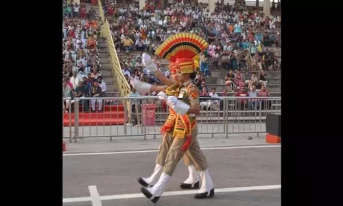 Attari border पर रिट्रीट समारोह में अब नहीं होगा हाथ मिलाना Attari border पर रिट्रीट समारोह में अब नहीं होगा हाथ मिलाना