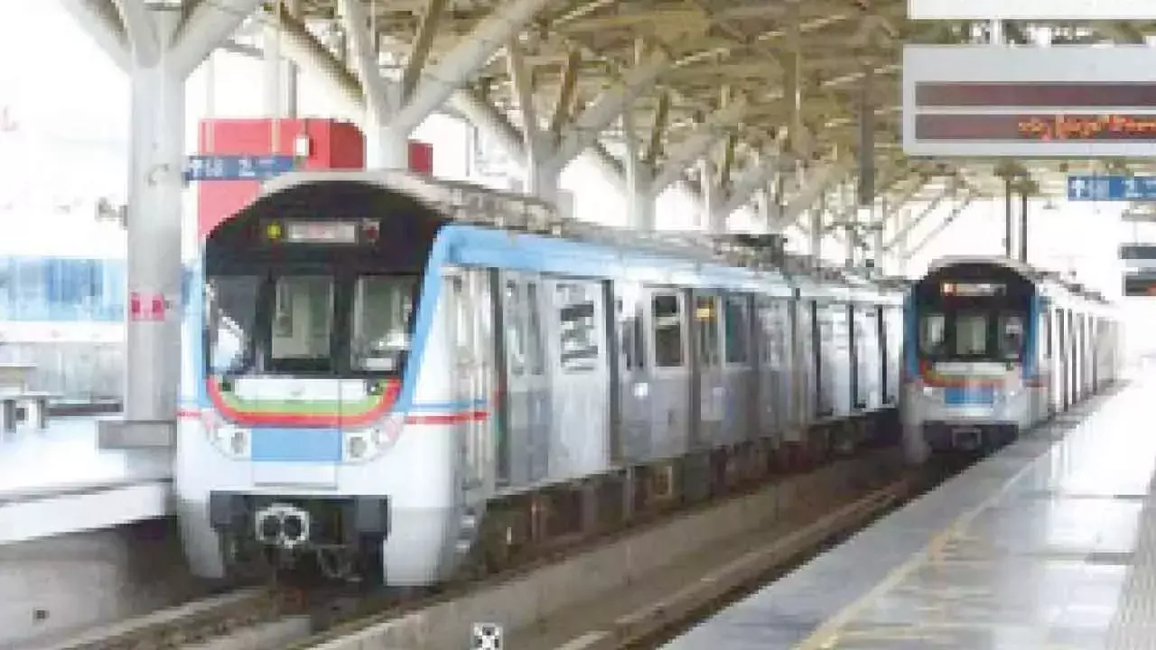 Hyderabad मेट्रो रेल ने नए बढ़े हुए किराए पर 10 प्रतिशत छूट की पेशकश की Hyderabad मेट्रो रेल ने नए बढ़े हुए किराए पर 10 प्रतिशत छूट की पेशकश की