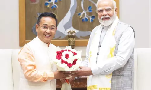 Sikkim के 50वें राज्यत्व समारोह के लिए निमंत्रण दिया Sikkim के 50वें राज्यत्व समारोह के लिए निमंत्रण दिया