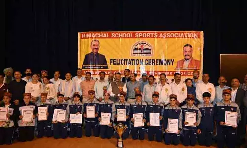 Himachal के शिक्षा मंत्री ने पोर्टमोर स्कूल में विजेताओं को सम्मानित किया