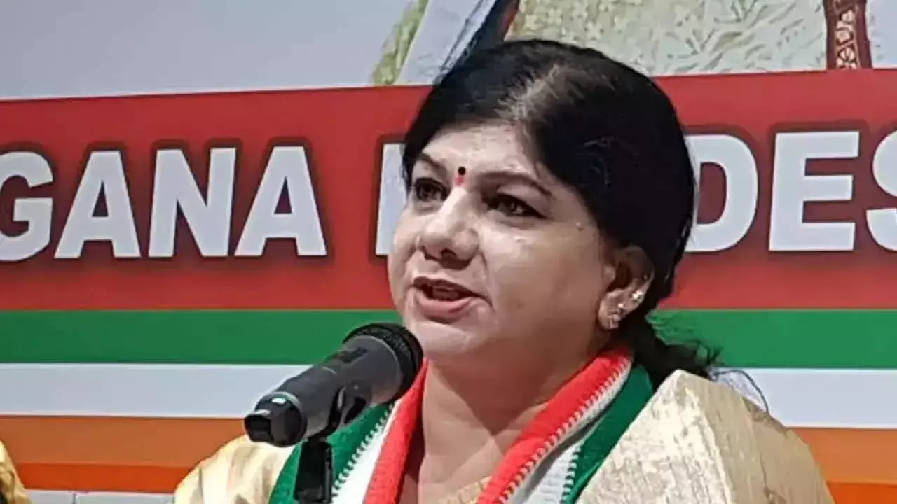 Telangana: टी.जी. कांग्रेस में सुनीता राव के खिलाफ आवाज तेज हुई