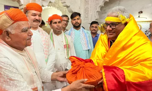 Jaipur: केंद्रीय पर्यावरण मंत्री भूपेंद्र यादव ने किए प्रभु श्रीनाथजी के दर्शन
