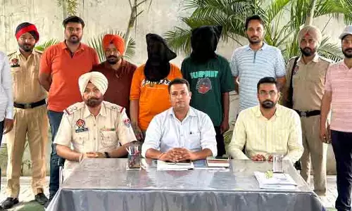 Ludhiana: 1.7 किलोग्राम हेरोइन और 2.90 लाख रुपये के साथ 2 लोग गिरफ्तार Ludhiana: 1.7 किलोग्राम हेरोइन और 2.90 लाख रुपये के साथ 2 लोग गिरफ्तार