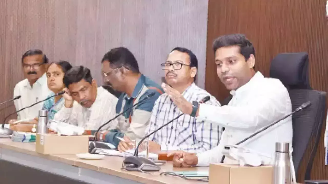 Collector ने व्यापारियों को नकली बीज बेचने से किया आगाह Collector ने व्यापारियों को नकली बीज बेचने से किया आगाह
