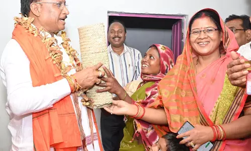 पहाड़ी कोरवा के पीएम जनमन आवास में पहुंचे मुख्यमंत्री