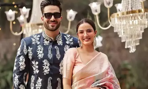 एली गोनी ने जैस्मीन को कहा चपरी, सोशल मीडिया पर ट्रोल एली गोनी ने जैस्मीन को कहा चपरी, सोशल मीडिया पर ट्रोल