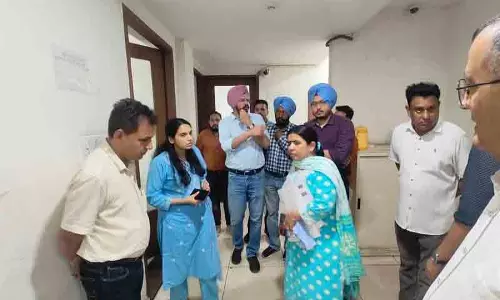 Amritsar DC ने विभिन्न रजिस्ट्रार कार्यालयों का किया औचक दौरा Amritsar DC ने विभिन्न रजिस्ट्रार कार्यालयों का किया औचक दौरा