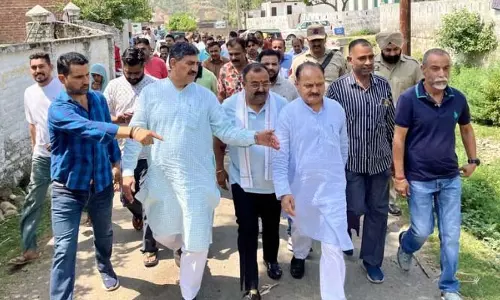 Jammu: जुगल-रंधावा ने चट्ठा का दौरा किया, स्थानीय तालाब के विकास का आश्वासन दिया