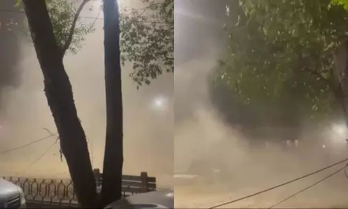 दिल्ली-NCR में भयंकर तूफान और बारिश, Indigo की फ्लाइट पर गिरे ओले, श्रीनगर में हुई इमरजेंसी लैंडिंग
