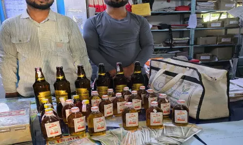 रायपुर में अवैध शराब कारोबार का भंडाफोड़, दो आरोपी गिरफ्तार