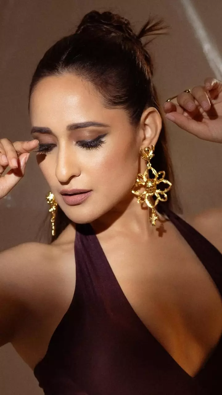 Pragya Jaiswal का कातिलाना अंदाज