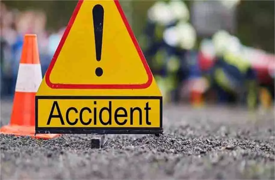 Delhi: दर्दनाक हादसे में मां-बेटी समेत 3 लोगों की मौत, 10 घायल Delhi: दर्दनाक हादसे में मां-बेटी समेत 3 लोगों की मौत, 10 घायल