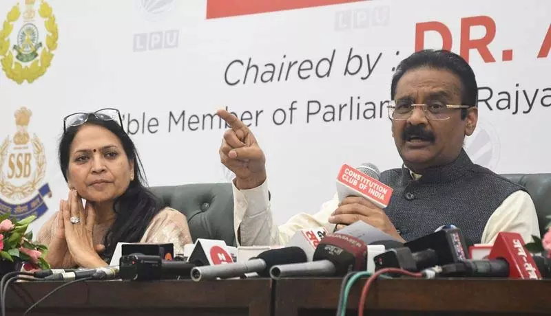 LPU ने 22 लाख सशस्त्र बल कर्मियों के लिए छात्रवृत्ति योजना शुरू की LPU ने 22 लाख सशस्त्र बल कर्मियों के लिए छात्रवृत्ति योजना शुरू की