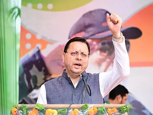 CM Dhami ने तीसरे पर्वतारोहण अभियान शौर्य को हरी झंडी दिखाई CM Dhami ने तीसरे पर्वतारोहण अभियान शौर्य को हरी झंडी दिखाई