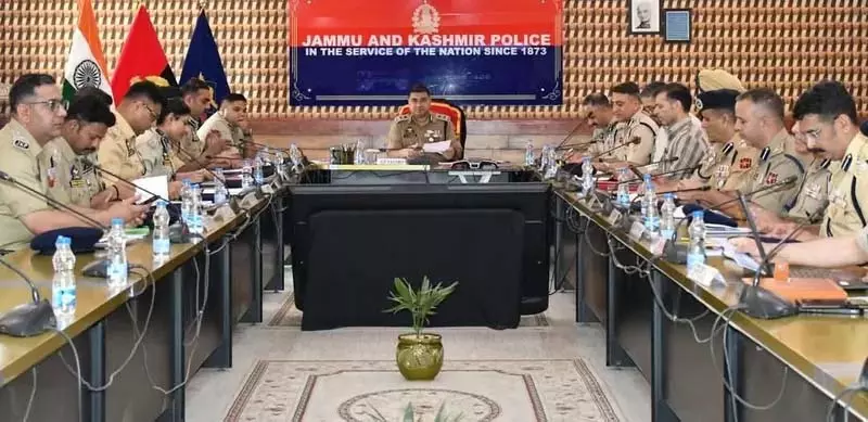 अमरनाथ यात्रा व मुहर्रम के लिए कश्मीर पुलिस प्रमुख ने कड़ी सुरक्षा के निर्देश दिए अमरनाथ यात्रा व मुहर्रम के लिए कश्मीर पुलिस प्रमुख ने कड़ी सुरक्षा के निर्देश दिए