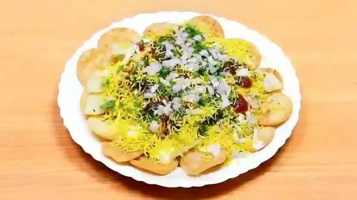 Papdi Chaat : जानें इसे घर पर बनाने का सरल तरीका Papdi Chaat : जानें इसे घर पर बनाने का सरल तरीका