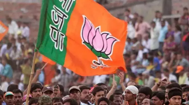 अवैध प्रवासियों की वापसी में केंद्र का सहयोग करे जम्मू-कश्मीर सरकार: भाजपा अवैध प्रवासियों की वापसी में केंद्र का सहयोग करे जम्मू-कश्मीर सरकार: भाजपा