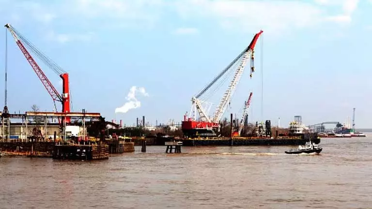 चक्रवाती मौसम के कारण Mormugao बंदरगाह पर परिचालन रुका चक्रवाती मौसम के कारण Mormugao बंदरगाह पर परिचालन रुका
