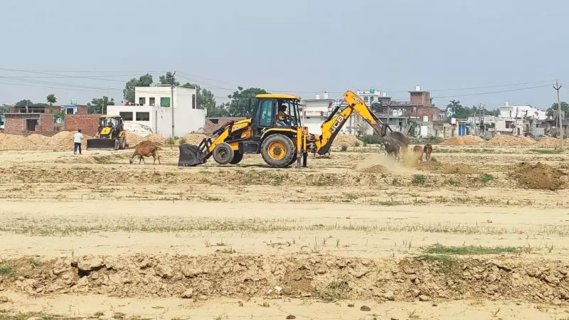 Yamunanagar में अनाधिकृत कॉलोनी में कच्ची सड़कें तोड़ी गईं Yamunanagar में अनाधिकृत कॉलोनी में कच्ची सड़कें तोड़ी गईं