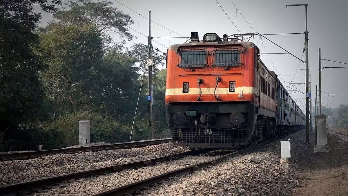 जून के पहले सप्ताह में रद्द रहने वाली 18 ट्रेनों में जबलपुर-अंबिकापुर एक्सप्रेस भी शामिल जून के पहले सप्ताह में रद्द रहने वाली 18 ट्रेनों में जबलपुर-अंबिकापुर एक्सप्रेस भी शामिल