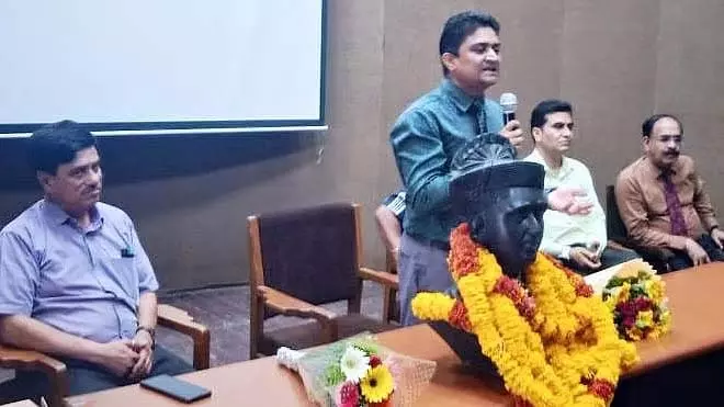 Indore : एमवाय अस्पताल में नई सुविधा के लिए कैबिनेट द्वारा बजट को मंजूरी दिए जाने पर खुशी Indore : एमवाय अस्पताल में नई सुविधा के लिए कैबिनेट द्वारा बजट को मंजूरी दिए जाने पर खुशी