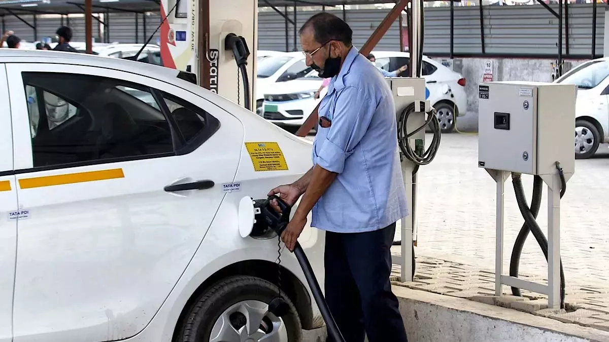 भारत में 72,000 EV चार्जिंग स्टेशन के लिए 2,000 करोड़ रुपये आवंटित भारत में 72,000 EV चार्जिंग स्टेशन के लिए 2,000 करोड़ रुपये आवंटित