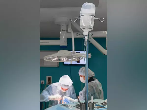 गुरुग्राम के अस्पताल के Doctors ने 70 वर्षीय व्यक्ति के पित्ताशय से 8000 से अधिक पथरी निकाली गुरुग्राम के अस्पताल के Doctors ने 70 वर्षीय व्यक्ति के पित्ताशय से 8000 से अधिक पथरी निकाली