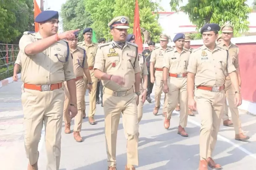 Bareilly: डीआईजी ने एसएसपी कार्यालय और पुलिस लाइन का किया निरीक्षण Bareilly: डीआईजी ने एसएसपी कार्यालय और पुलिस लाइन का किया निरीक्षण
