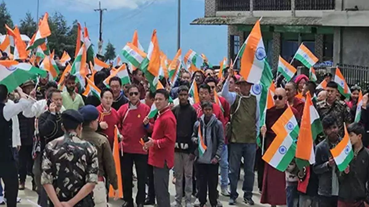 असम में आध्यात्मिक पथों का पुनरावलोकन असम में आध्यात्मिक पथों का पुनरावलोकन