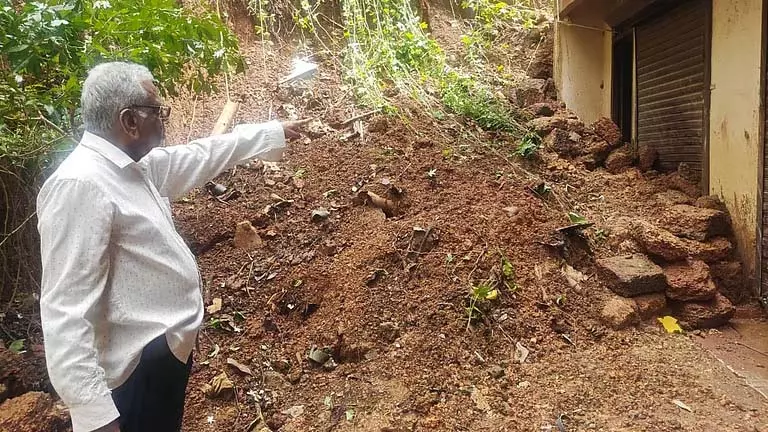 Margao में रिटेनिंग वॉल ढहने से 2 साल तक चेतावनियों की अनदेखी के बाद दामोदर चैंबर प्रभावित Margao में रिटेनिंग वॉल ढहने से 2 साल तक चेतावनियों की अनदेखी के बाद दामोदर चैंबर प्रभावित