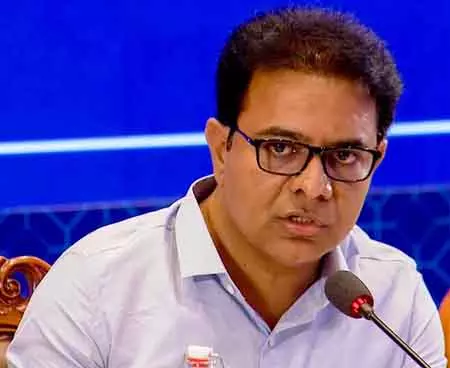 तेलंगाना संकट से जूझ रहा, रेवंत रेड्डी ग्लैमर पर ध्यान दे रहे: KTR तेलंगाना संकट से जूझ रहा, रेवंत रेड्डी ग्लैमर पर ध्यान दे रहे: KTR