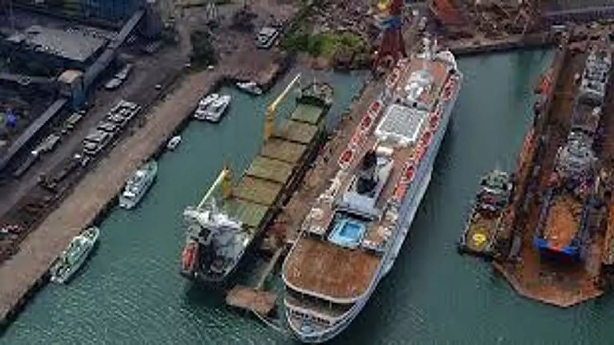 Mormugao बंदरगाह ने परिचालन बंद किया, मानसून सुरक्षा प्रोटोकॉल लागू Mormugao बंदरगाह ने परिचालन बंद किया, मानसून सुरक्षा प्रोटोकॉल लागू