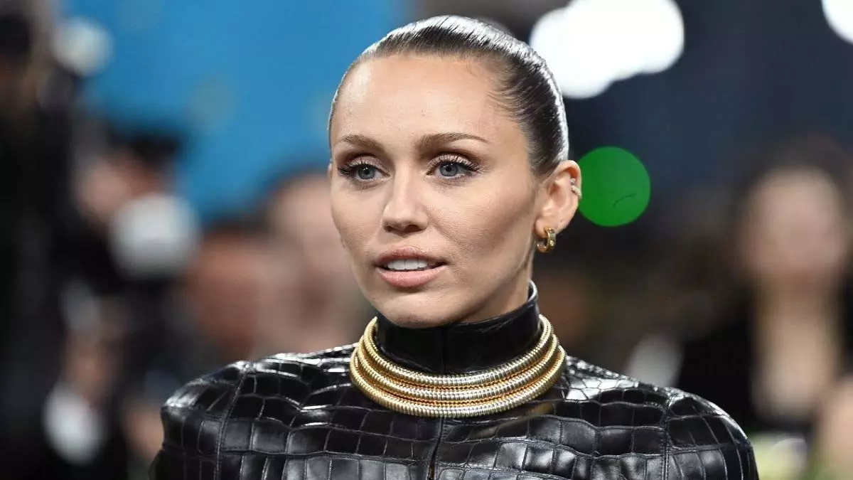 Miley Cyrus संगीत क्यों छोड़ना चाहती थीं? गायिका ने साझा किया दर्दनाक अनुभव Miley Cyrus संगीत क्यों छोड़ना चाहती थीं? गायिका ने साझा किया दर्दनाक अनुभव