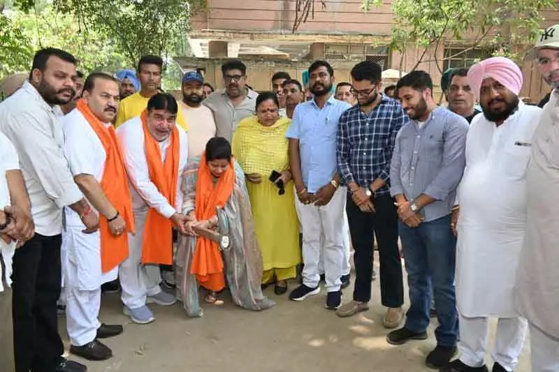 Ludhiana: निगम के जोन बी कार्यालय भवन के नवीनीकरण की परियोजना का उद्घाटन Ludhiana: निगम के जोन बी कार्यालय भवन के नवीनीकरण की परियोजना का उद्घाटन