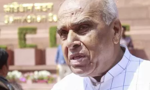 सिद्धार्थनगर: सांसद जगदंबिका पाल की अनूठी पहल, निःशुल्क स्वास्थ्य शिविरों से जनता को मिल रहा लाभ सिद्धार्थनगर: सांसद जगदंबिका पाल की अनूठी पहल, निःशुल्क स्वास्थ्य शिविरों से जनता को मिल रहा लाभ