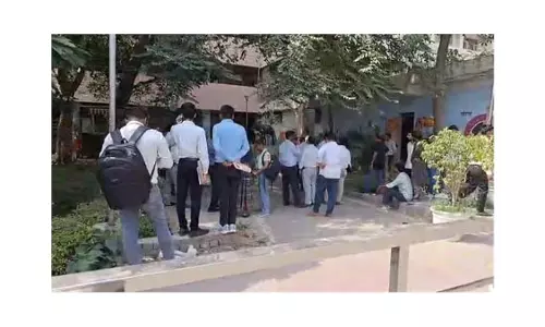 Haryana : लघु सचिवालय को बम से उड़ाने की धमकी भरा मिला ईमेल Haryana : लघु सचिवालय को बम से उड़ाने की धमकी भरा मिला ईमेल